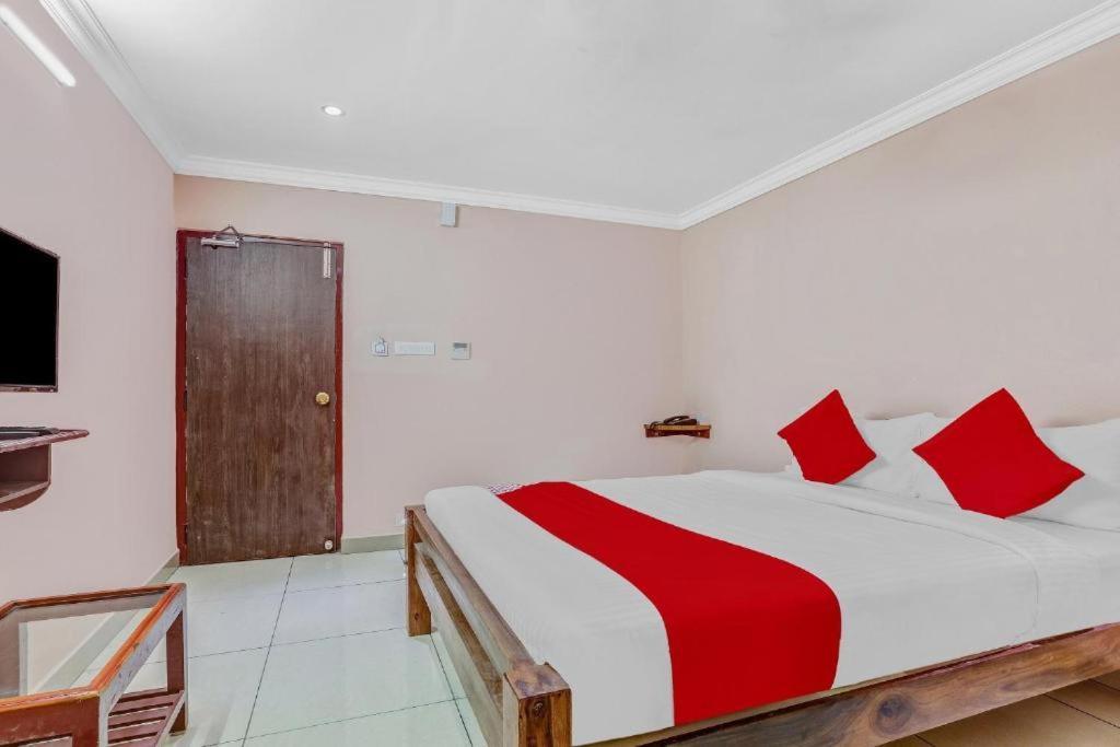 Pn Samy Inn Pondicherry Exterior photo